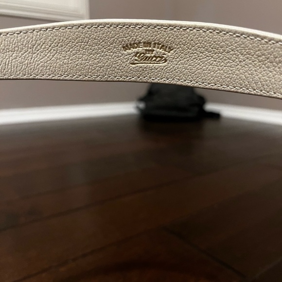 Gucci Aphrodite Leather Shoulder Bag - Picture 2 of 3